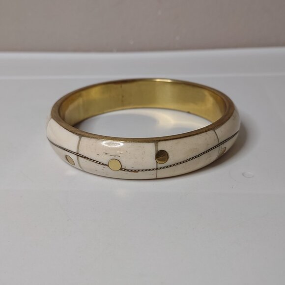 Large 9 Inch Cream And Gold Tone Vintage Bangle - Picture 3 of 10